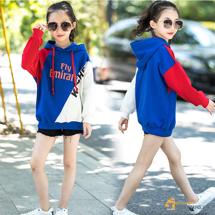 Phối áo hoodie với quần short